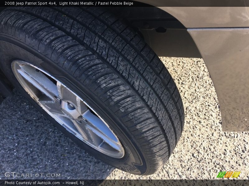 Light Khaki Metallic / Pastel Pebble Beige 2008 Jeep Patriot Sport 4x4