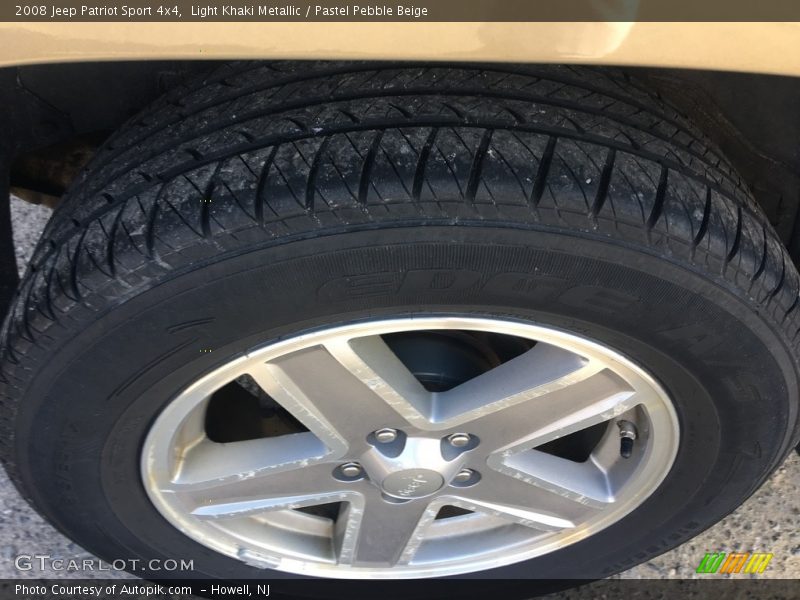 Light Khaki Metallic / Pastel Pebble Beige 2008 Jeep Patriot Sport 4x4