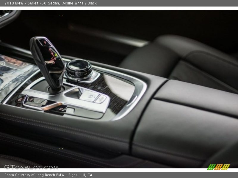 Alpine White / Black 2018 BMW 7 Series 750i Sedan