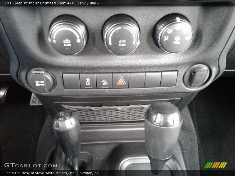 Tank / Black 2016 Jeep Wrangler Unlimited Sport 4x4