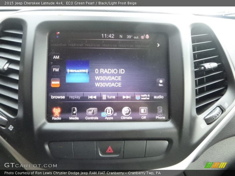 ECO Green Pearl / Black/Light Frost Beige 2015 Jeep Cherokee Latitude 4x4