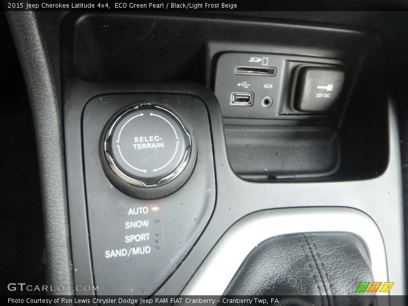 ECO Green Pearl / Black/Light Frost Beige 2015 Jeep Cherokee Latitude 4x4