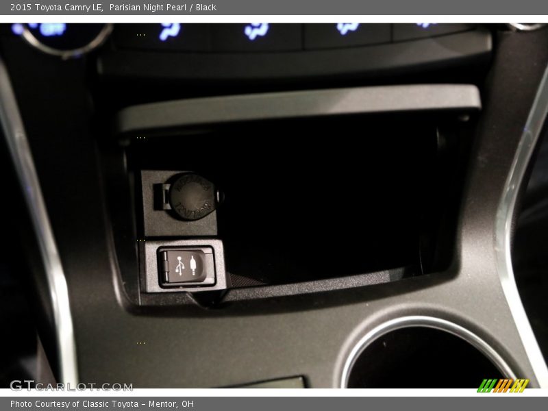 Parisian Night Pearl / Black 2015 Toyota Camry LE