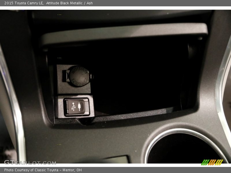 Attitude Black Metallic / Ash 2015 Toyota Camry LE