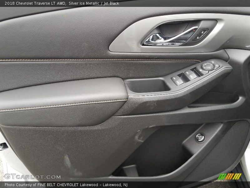 Silver Ice Metallic / Jet Black 2018 Chevrolet Traverse LT AWD
