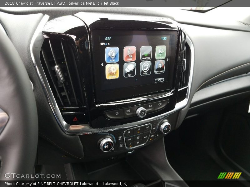 Silver Ice Metallic / Jet Black 2018 Chevrolet Traverse LT AWD