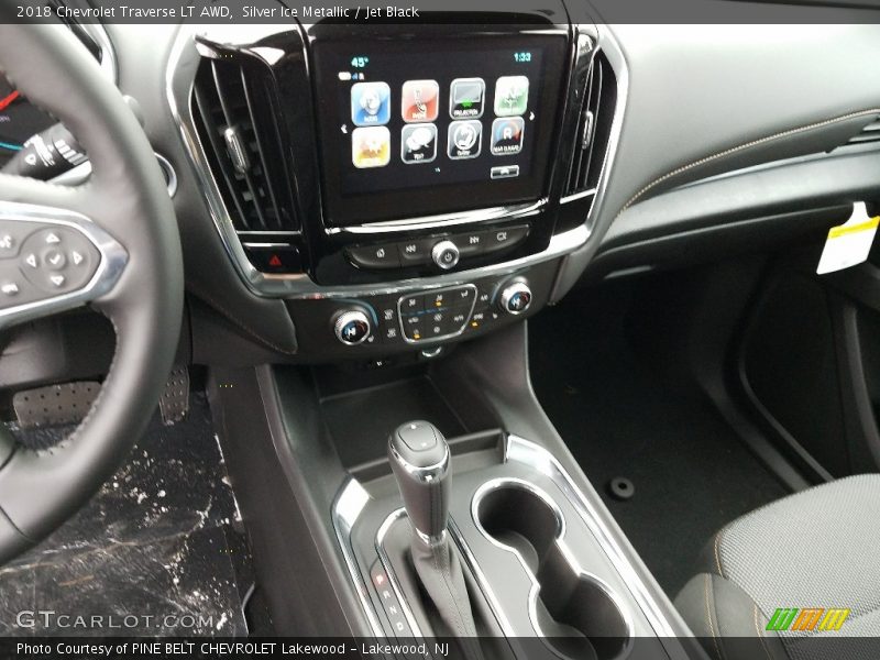 Silver Ice Metallic / Jet Black 2018 Chevrolet Traverse LT AWD