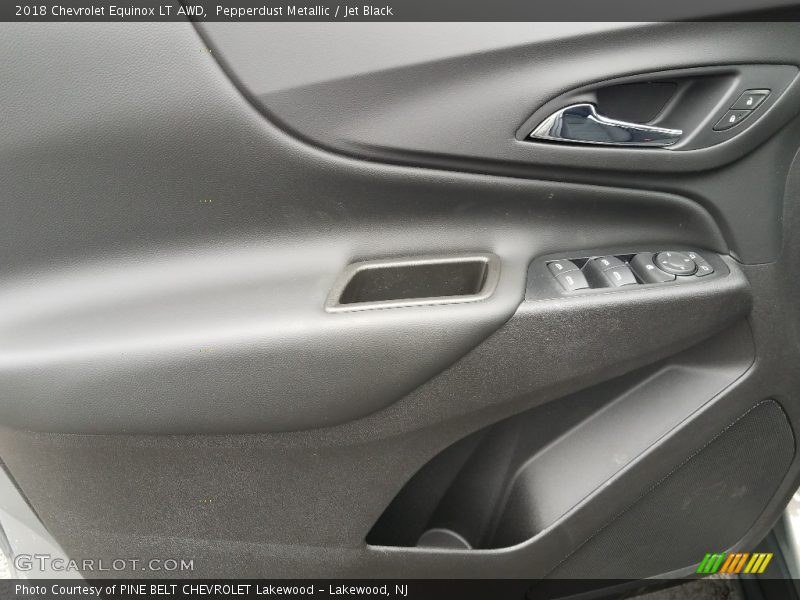Pepperdust Metallic / Jet Black 2018 Chevrolet Equinox LT AWD