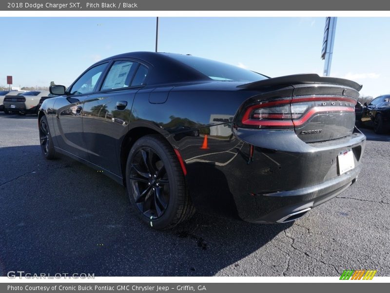 Pitch Black / Black 2018 Dodge Charger SXT