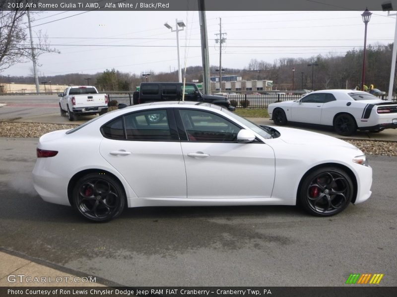 Alfa White / Black/Red 2018 Alfa Romeo Giulia Ti AWD