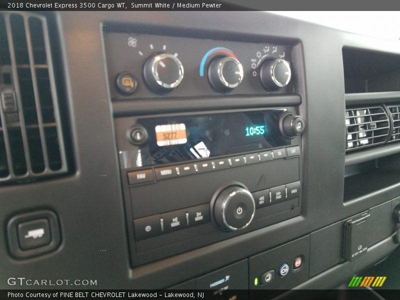 Summit White / Medium Pewter 2018 Chevrolet Express 3500 Cargo WT