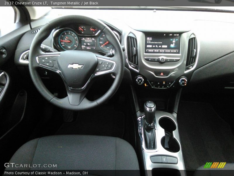 Tungsten Metallic / Jet Black 2017 Chevrolet Cruze LT