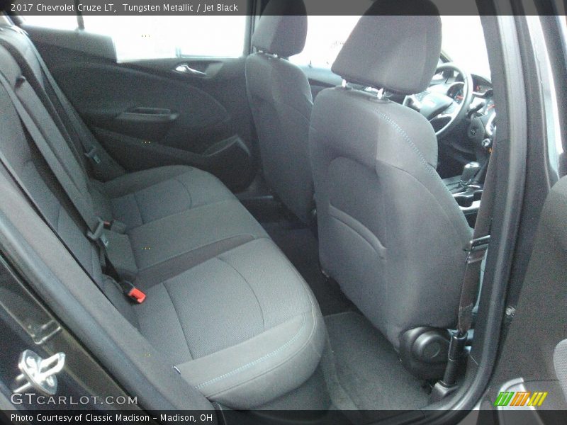 Tungsten Metallic / Jet Black 2017 Chevrolet Cruze LT