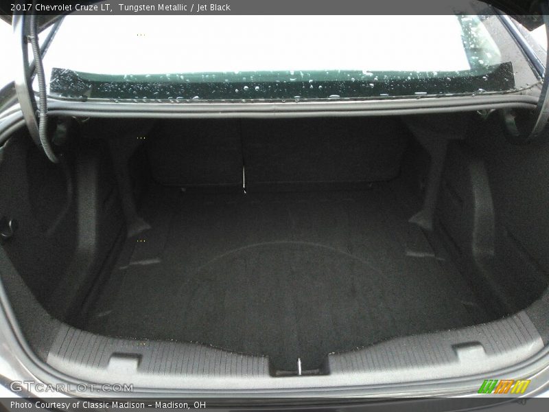 Tungsten Metallic / Jet Black 2017 Chevrolet Cruze LT