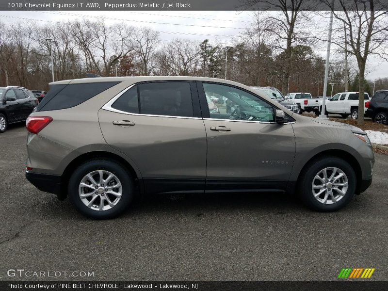 Pepperdust Metallic / Jet Black 2018 Chevrolet Equinox LT AWD