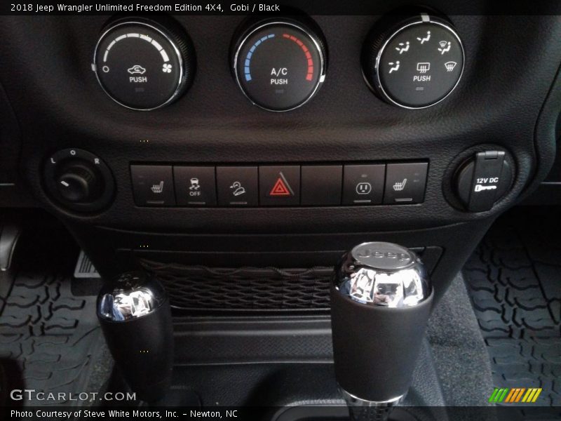 Gobi / Black 2018 Jeep Wrangler Unlimited Freedom Edition 4X4