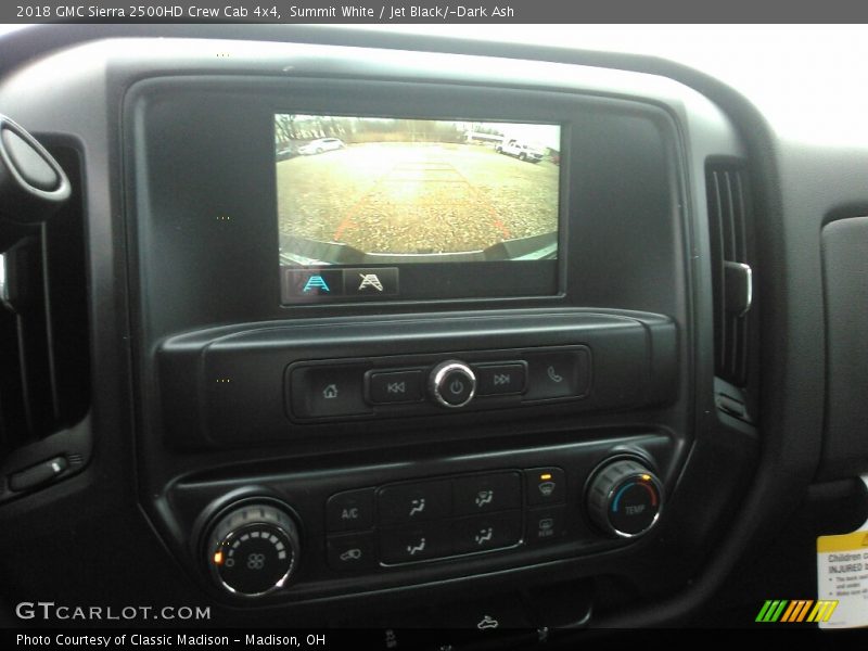 Summit White / Jet Black/­Dark Ash 2018 GMC Sierra 2500HD Crew Cab 4x4