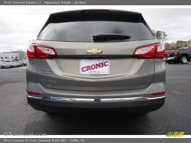 Pepperdust Metallic / Jet Black 2018 Chevrolet Equinox LT