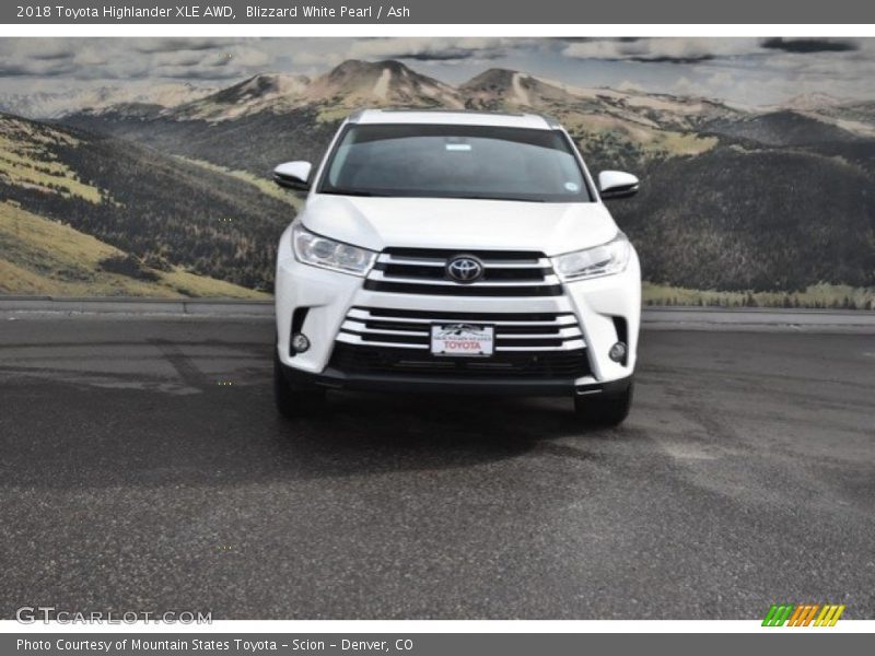 Blizzard White Pearl / Ash 2018 Toyota Highlander XLE AWD