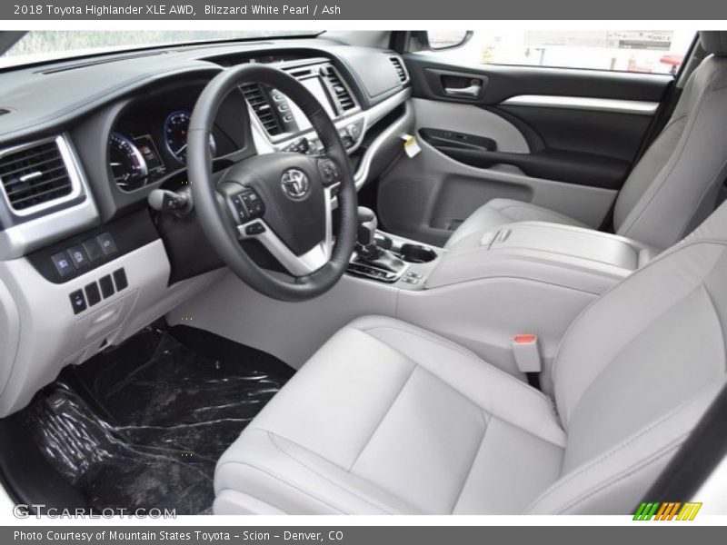Blizzard White Pearl / Ash 2018 Toyota Highlander XLE AWD