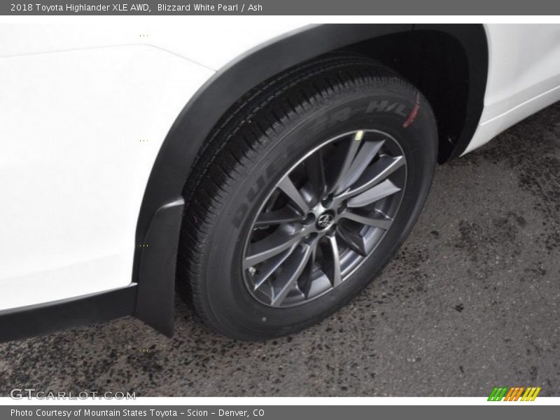 Blizzard White Pearl / Ash 2018 Toyota Highlander XLE AWD