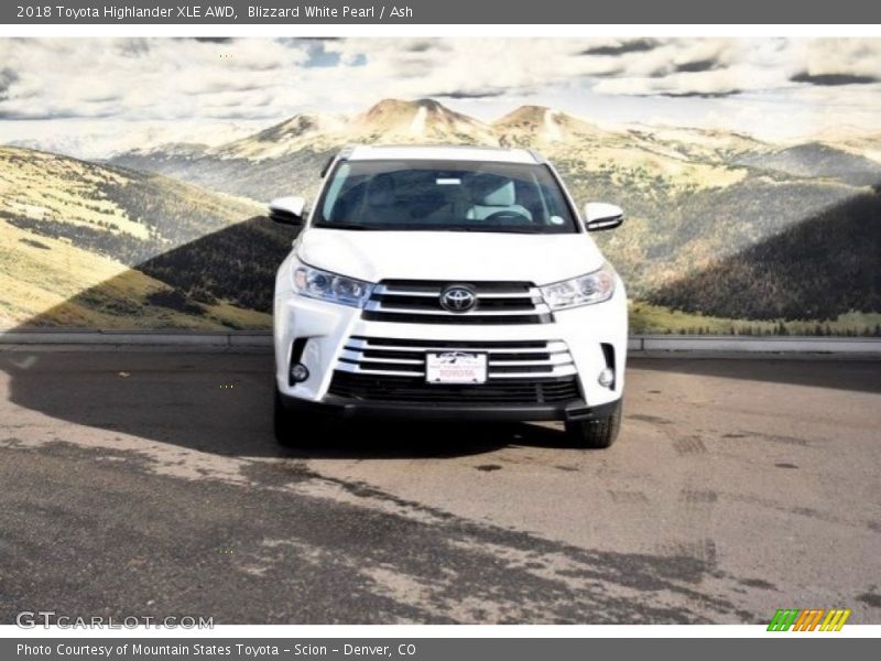 Blizzard White Pearl / Ash 2018 Toyota Highlander XLE AWD