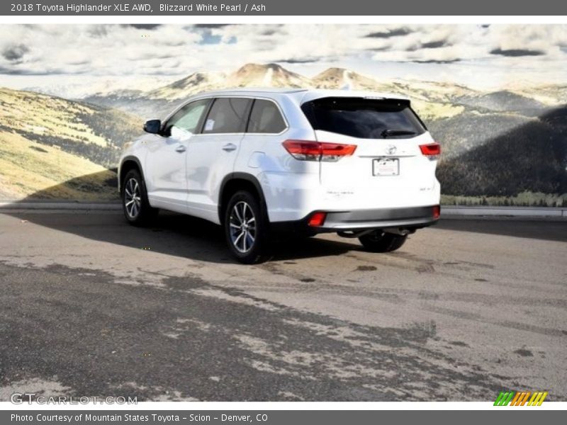 Blizzard White Pearl / Ash 2018 Toyota Highlander XLE AWD