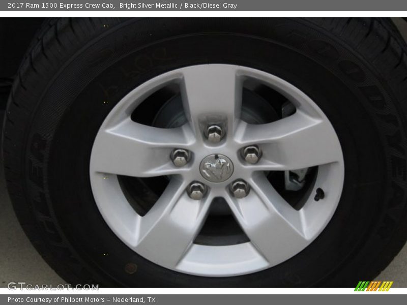 Bright Silver Metallic / Black/Diesel Gray 2017 Ram 1500 Express Crew Cab