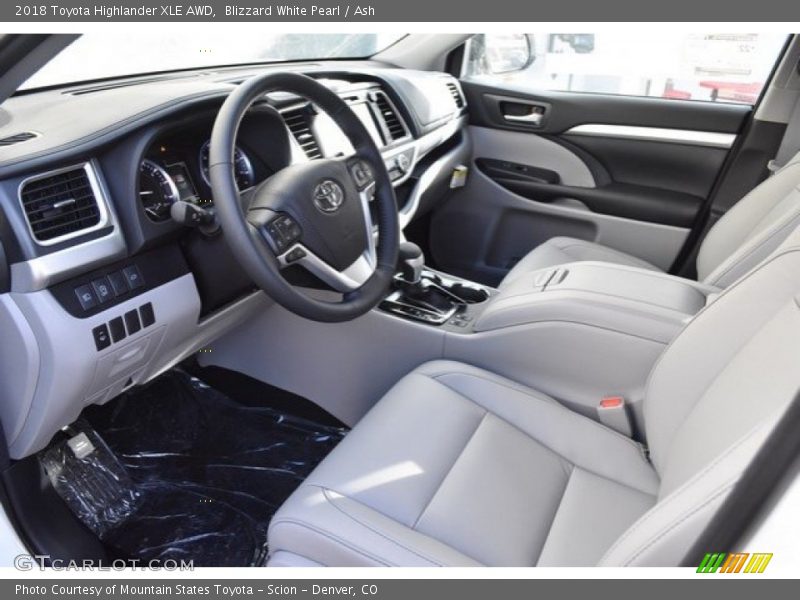 Blizzard White Pearl / Ash 2018 Toyota Highlander XLE AWD