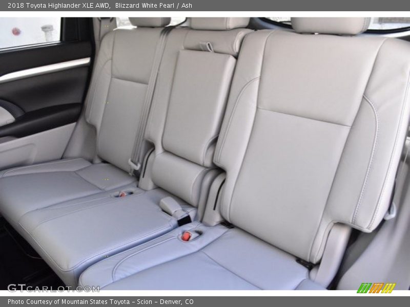 Blizzard White Pearl / Ash 2018 Toyota Highlander XLE AWD