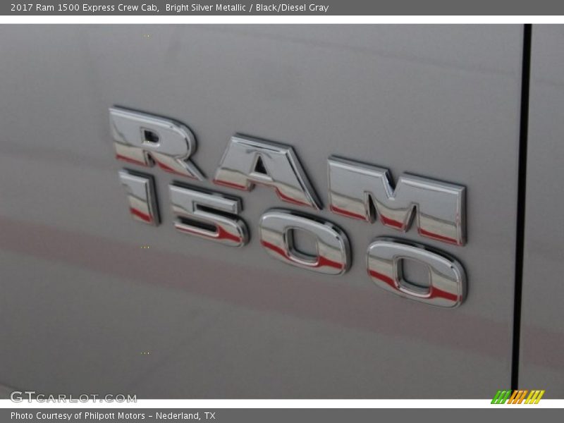 Bright Silver Metallic / Black/Diesel Gray 2017 Ram 1500 Express Crew Cab