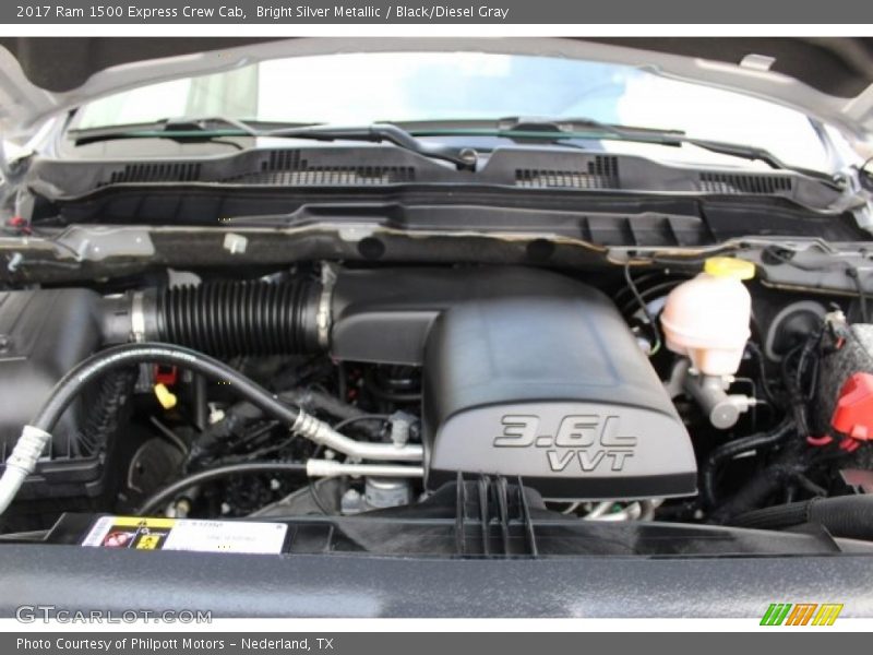 Bright Silver Metallic / Black/Diesel Gray 2017 Ram 1500 Express Crew Cab