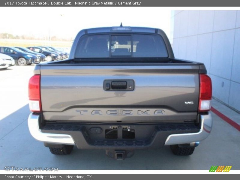 Magnetic Gray Metallic / Cement Gray 2017 Toyota Tacoma SR5 Double Cab