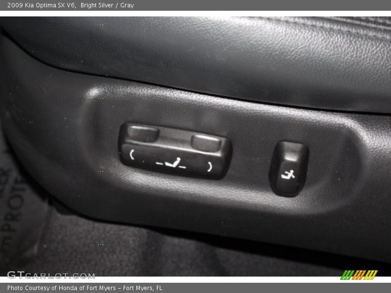 Bright Silver / Gray 2009 Kia Optima SX V6