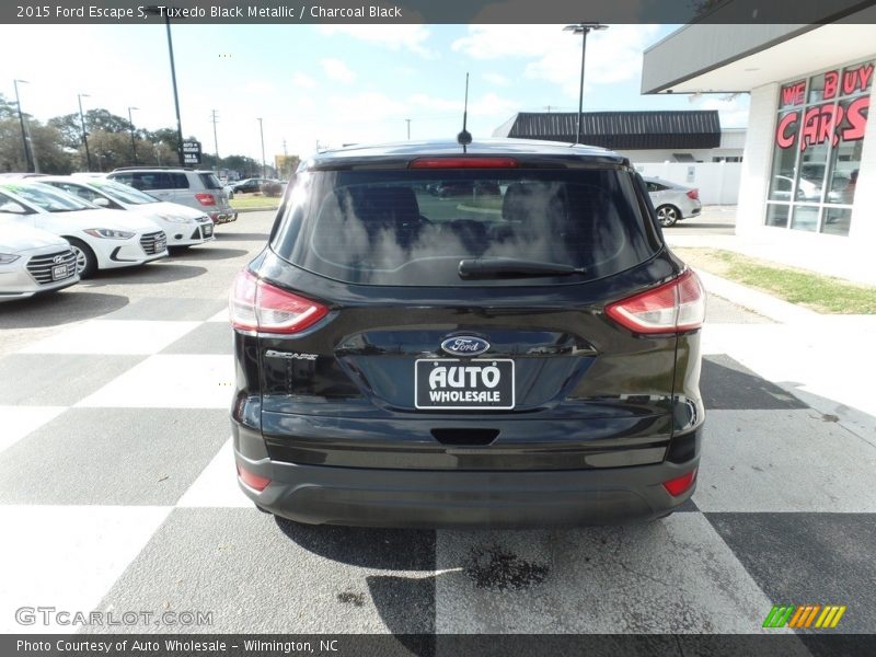 Tuxedo Black Metallic / Charcoal Black 2015 Ford Escape S