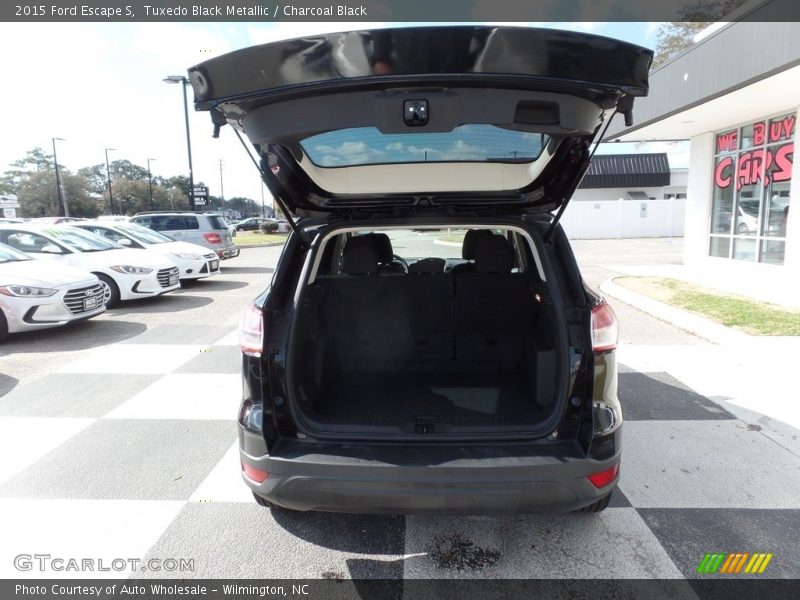 Tuxedo Black Metallic / Charcoal Black 2015 Ford Escape S
