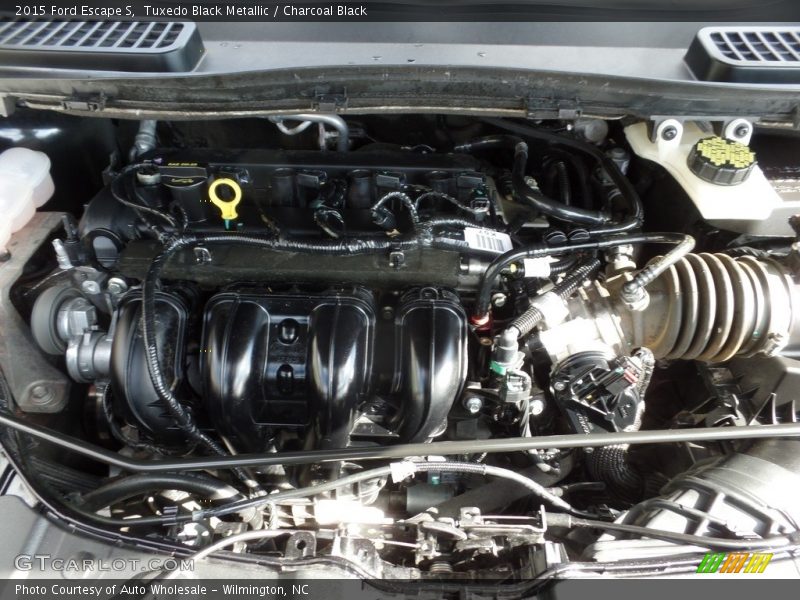 Tuxedo Black Metallic / Charcoal Black 2015 Ford Escape S
