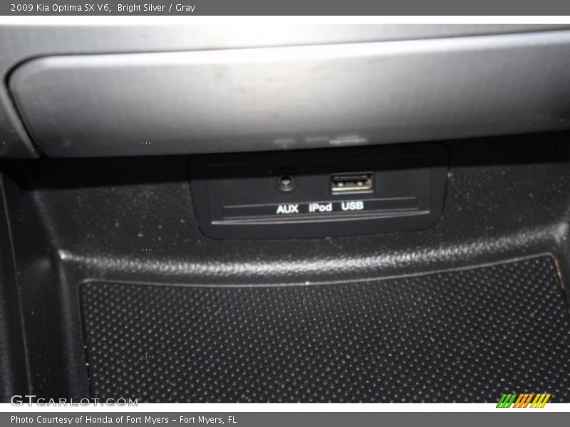 Bright Silver / Gray 2009 Kia Optima SX V6