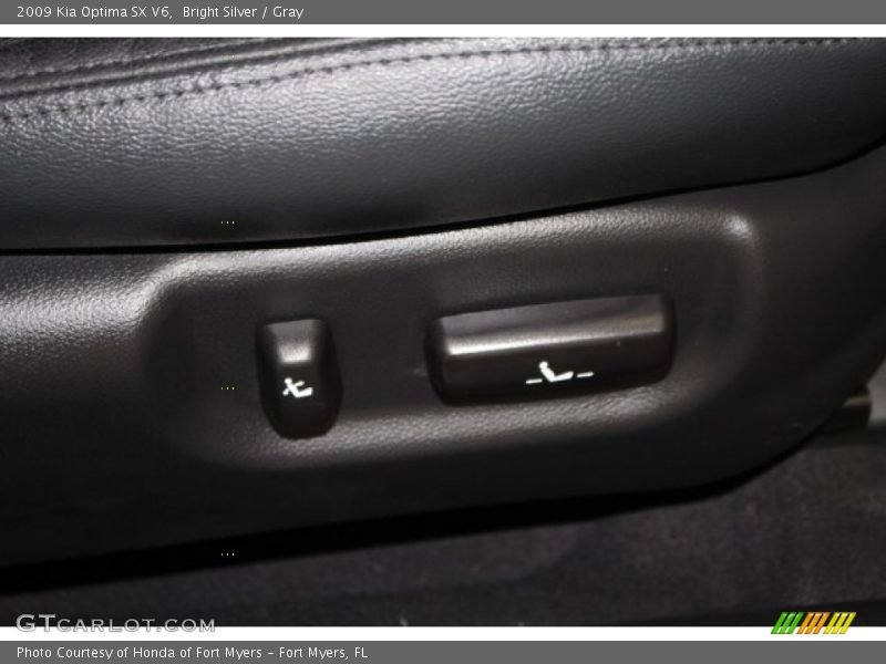 Bright Silver / Gray 2009 Kia Optima SX V6
