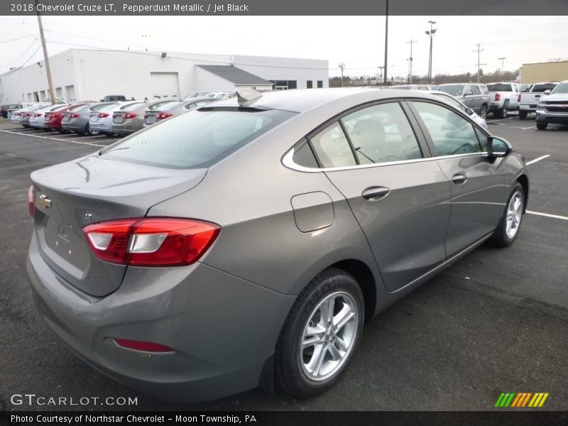 Pepperdust Metallic / Jet Black 2018 Chevrolet Cruze LT