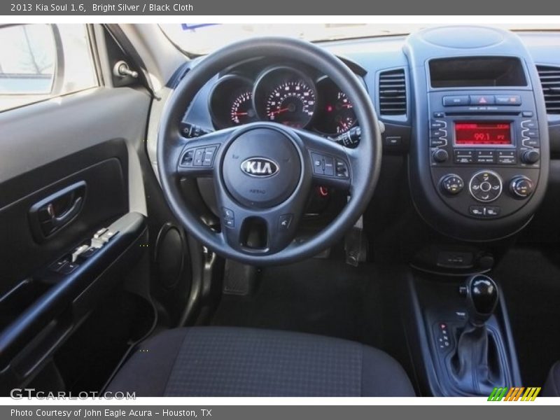 Bright Silver / Black Cloth 2013 Kia Soul 1.6