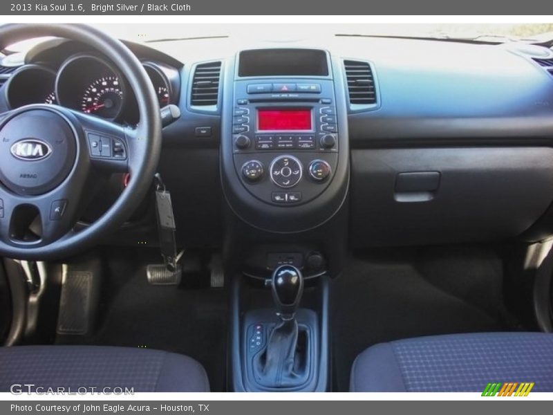 Bright Silver / Black Cloth 2013 Kia Soul 1.6