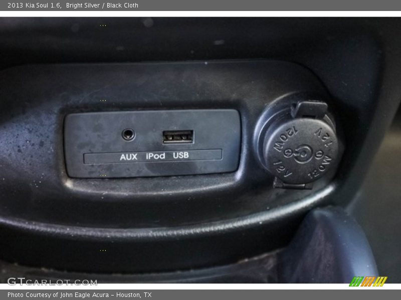 Bright Silver / Black Cloth 2013 Kia Soul 1.6