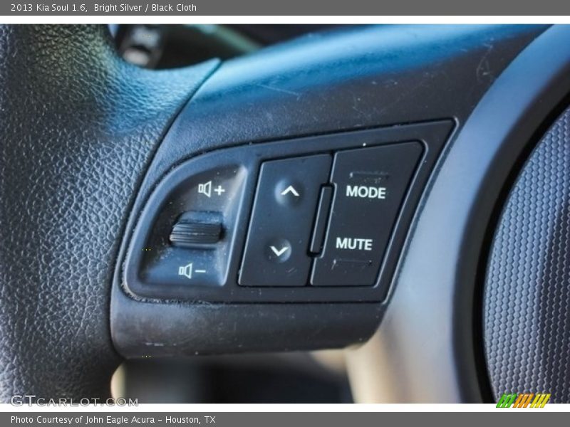 Bright Silver / Black Cloth 2013 Kia Soul 1.6