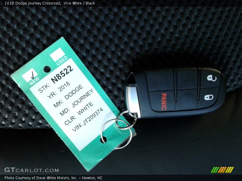 Vice White / Black 2018 Dodge Journey Crossroad