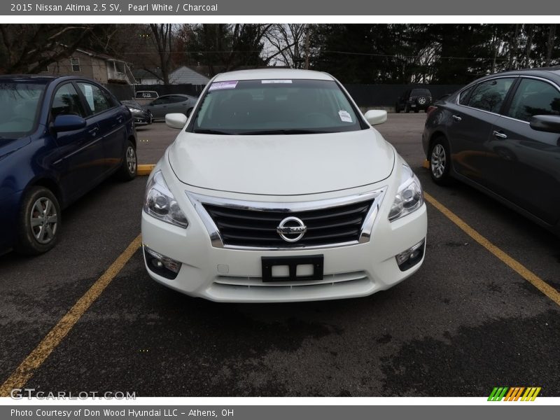 Pearl White / Charcoal 2015 Nissan Altima 2.5 SV