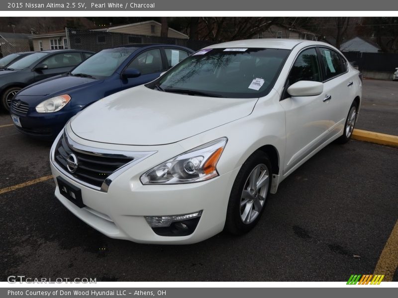 Pearl White / Charcoal 2015 Nissan Altima 2.5 SV