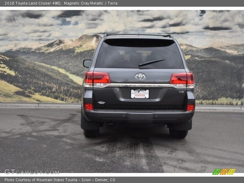Magnetic Gray Metallic / Terra 2018 Toyota Land Cruiser 4WD