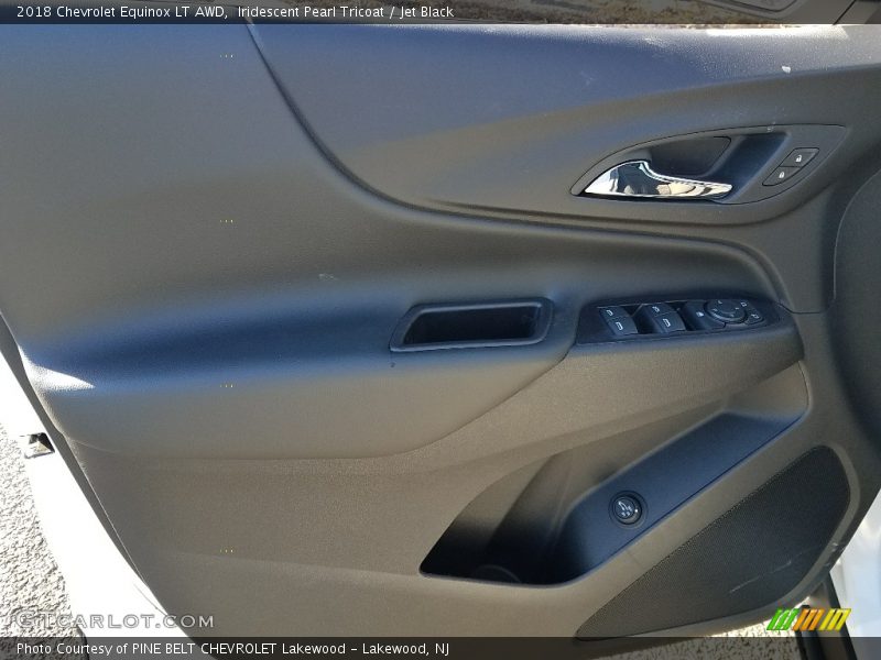 Iridescent Pearl Tricoat / Jet Black 2018 Chevrolet Equinox LT AWD