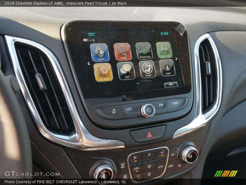 Iridescent Pearl Tricoat / Jet Black 2018 Chevrolet Equinox LT AWD